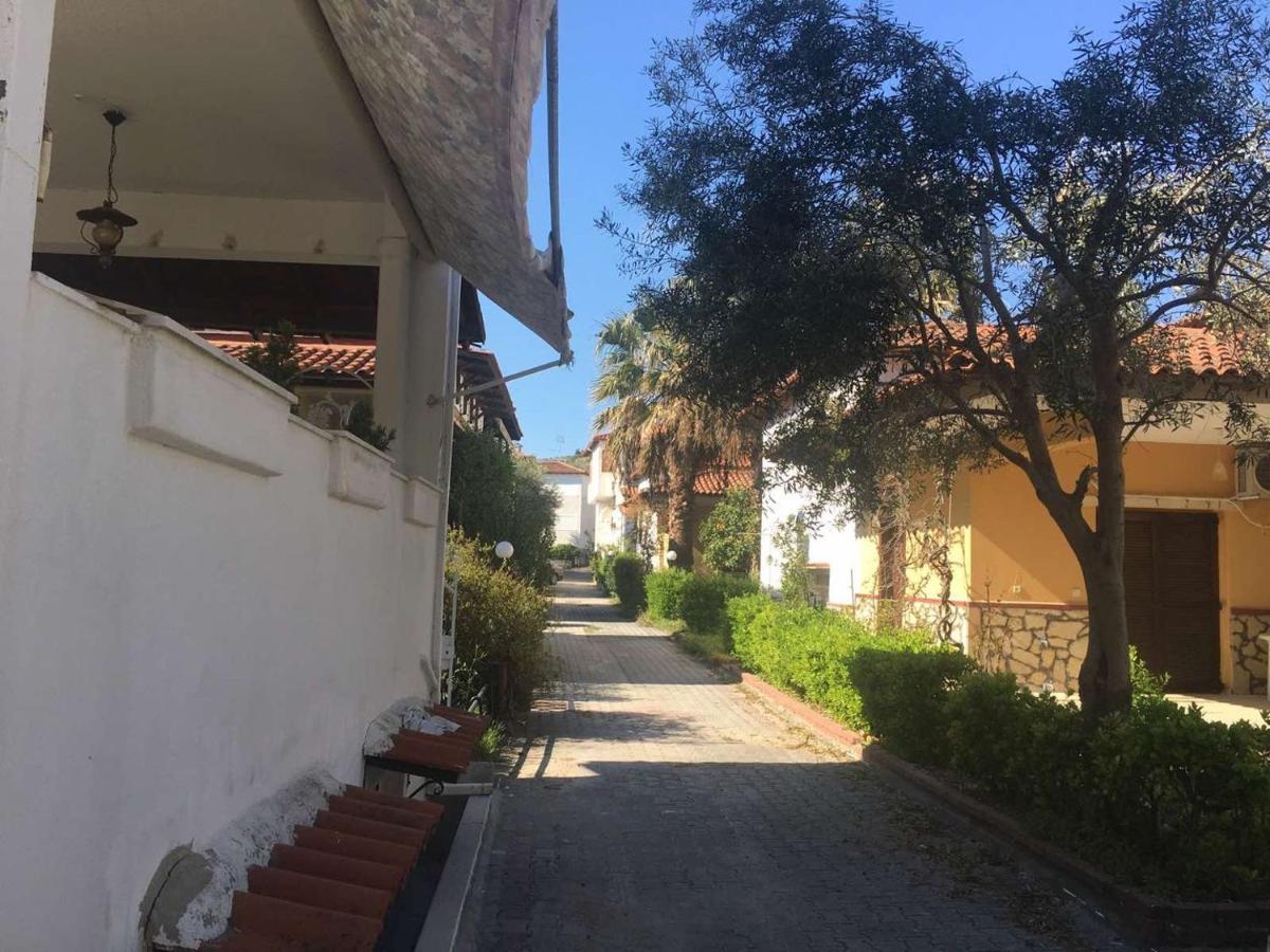 Beach Front Apartment In Pefkochori Exterior foto
